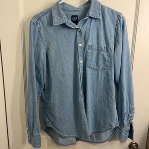 GAP Chambray Denim Shirt size Medium
